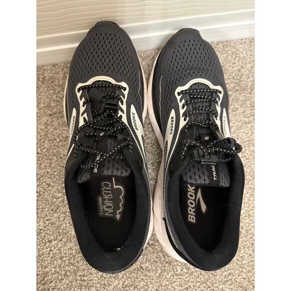 Women's  Brooks Trace 2 in Black & White Running Walking Athletic Sneaker, sz 10 - Picture 6 of 11